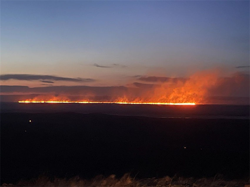 Incêndios deflagram em pastagens nas fronteiras China-Mongólia e China-Rússia