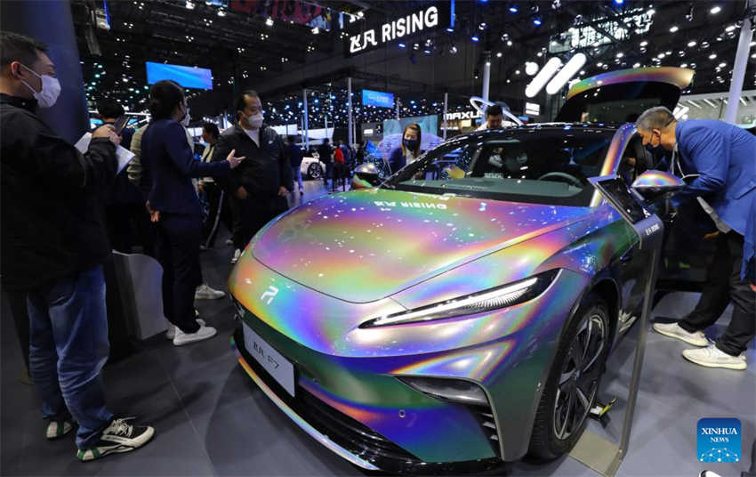 Veículos em exposição na Auto Shanghai 2023