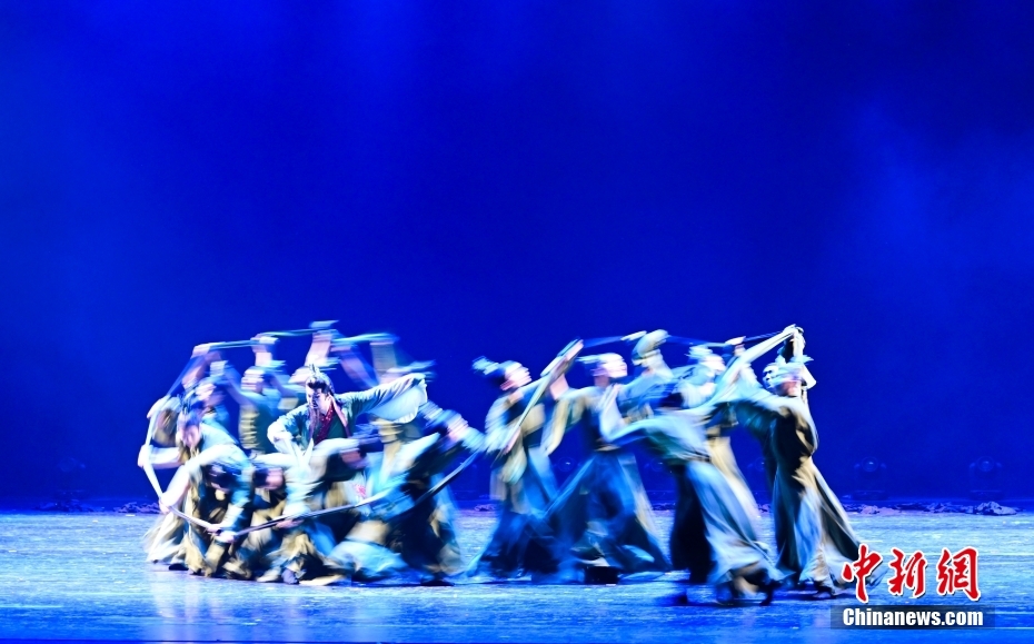 Concurso de dança clássica é realizado no nordeste da China