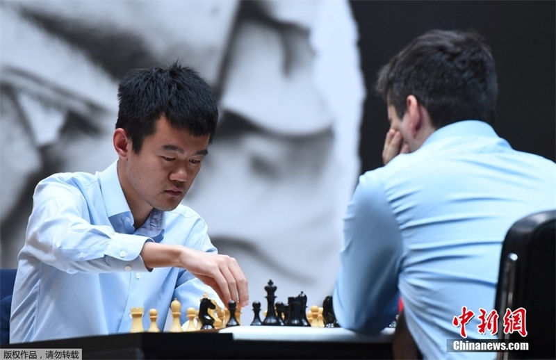 Ding Liren se torna primeiro chinês campeão mundial de xadrez