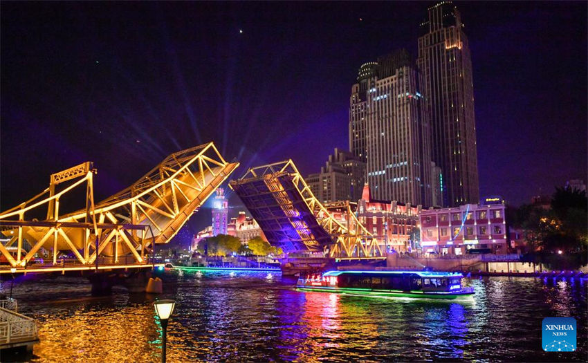 Galeria: paisagem noturna da ponte Jiefang em Tianjin, no norte da China