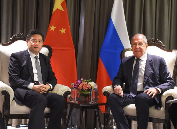 China e Rússia prometem promover laços e cooperação no âmbito da OCS