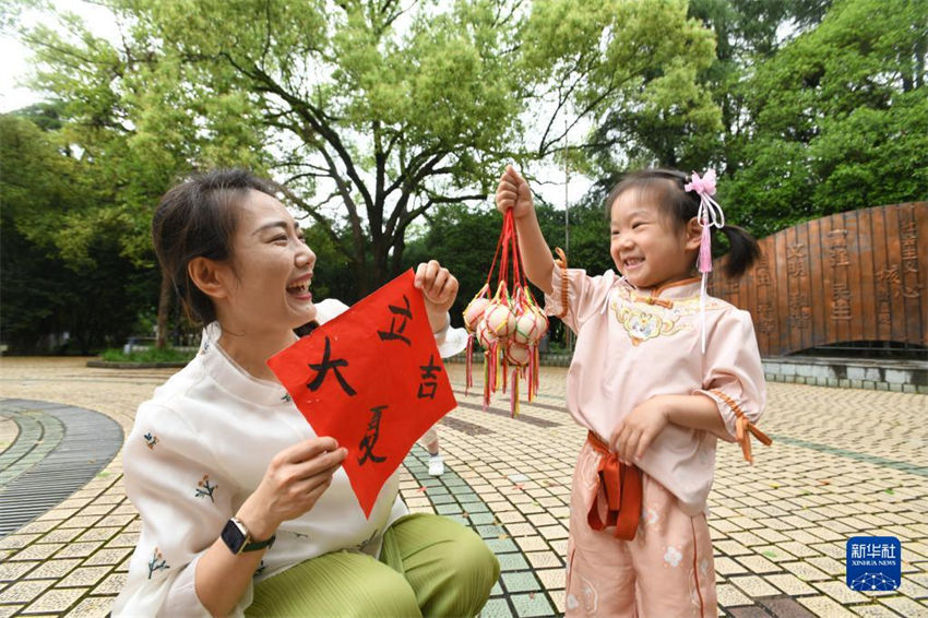 China: atividades tradicionais assinalam aproximação do verão