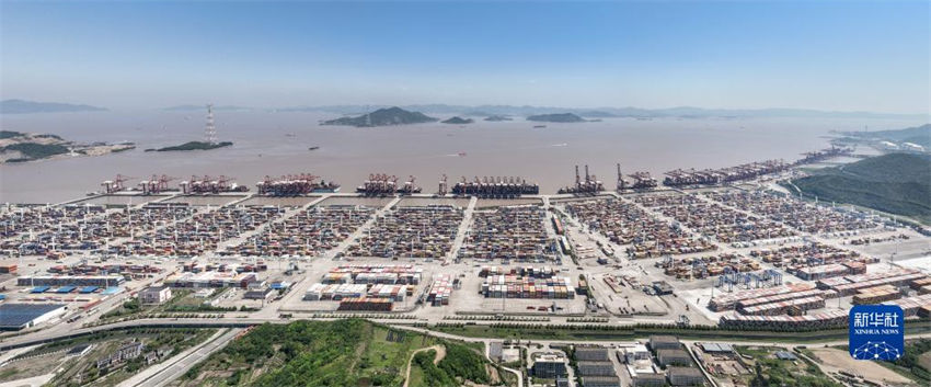 Porto de Zhoushan registra recuperação consistente de atividade