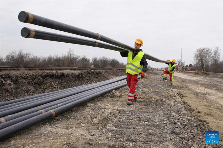 Ferrovia Hungria-Sérvia está em construção