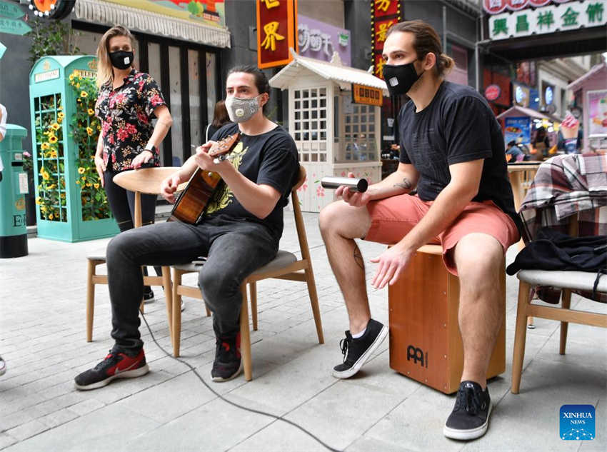 Vários tipos de música ao redor do mundo se encontram em Xi'an via comunicação cultural