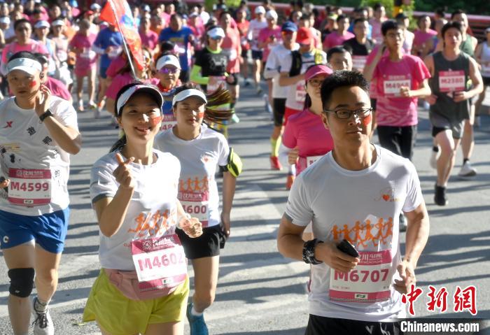 Galeria: maratona de Wenchuan de 2023 realizada no sudoeste da China