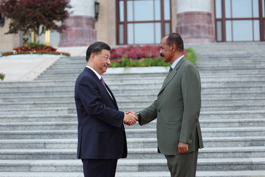 Xi Jinping mantém conversas com presidente da Eritreia