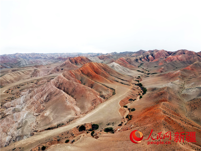 Galeria: estrada paisagística nas montanhas Tianshan no noroeste da China