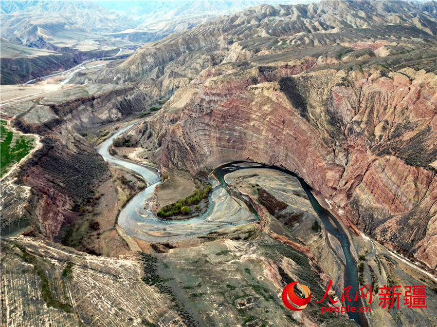 Galeria: estrada paisagística nas montanhas Tianshan no noroeste da China