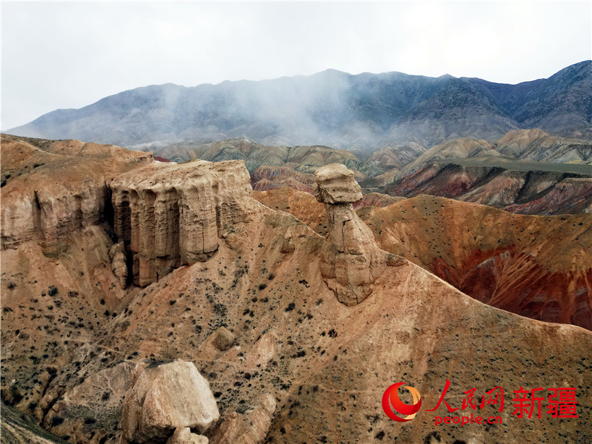 Galeria: estrada paisagística nas montanhas Tianshan no noroeste da China