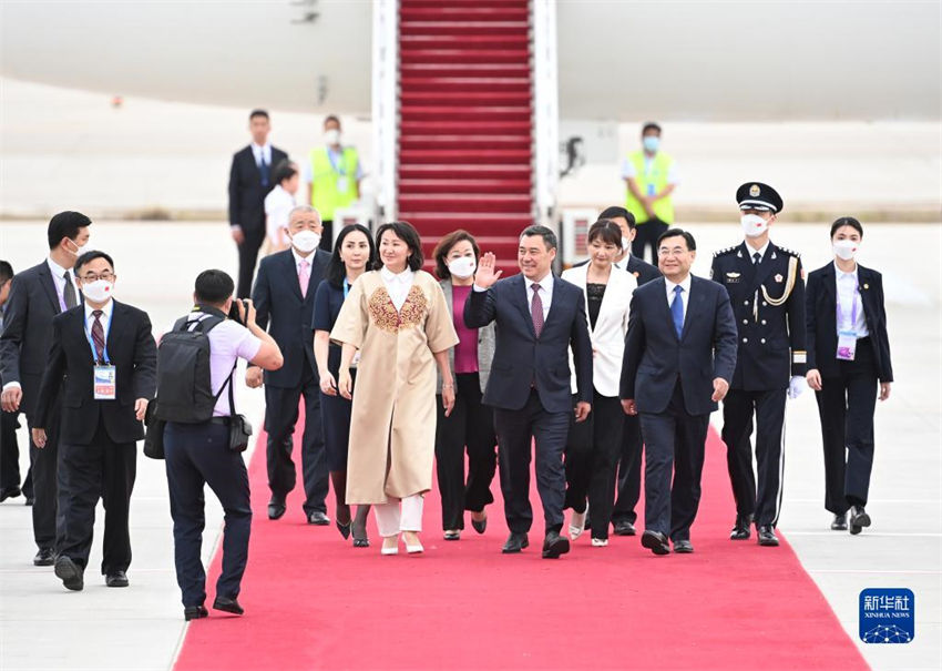 Presidente do Quirguistão chega a Xi'an para Cúpula China-Ásia Central