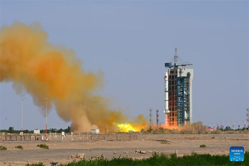 Primeiro satélite científico desenvolvido pela parte continental da China e RAEM é lançado com sucesso