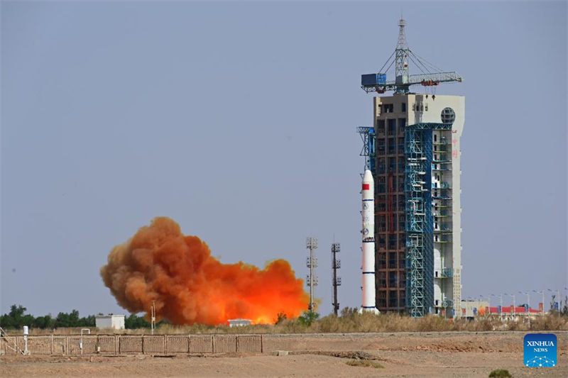 Primeiro satélite científico desenvolvido pela parte continental da China e RAEM é lançado com sucesso