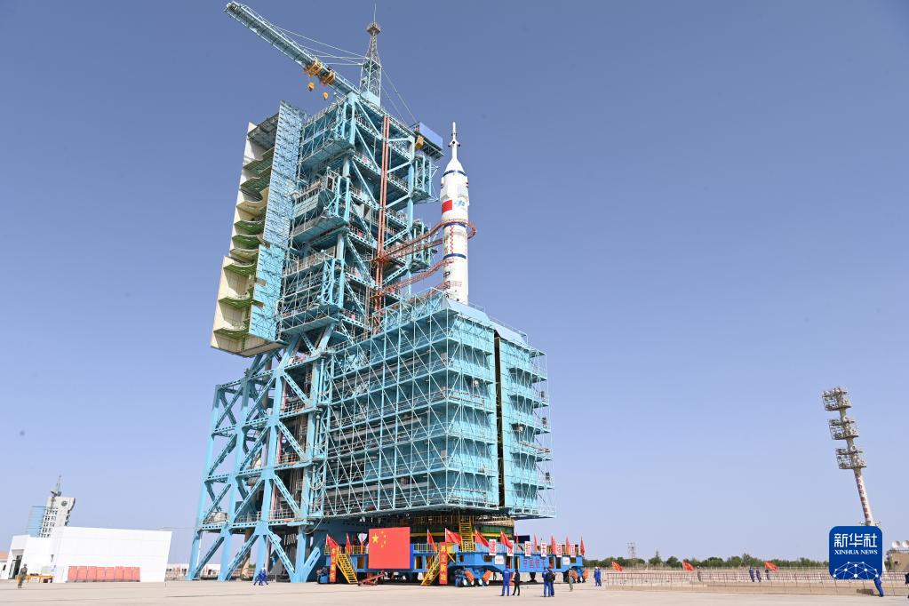 China se prepara para lançar nave espacial tripulada Shenzhou-16