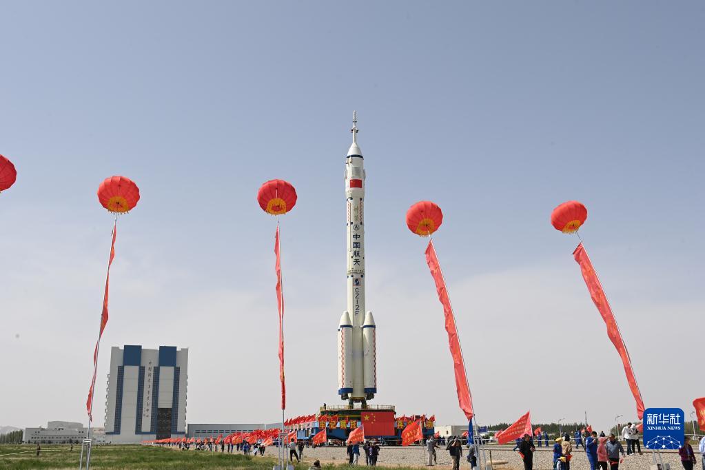 China se prepara para lançar nave espacial tripulada Shenzhou-16