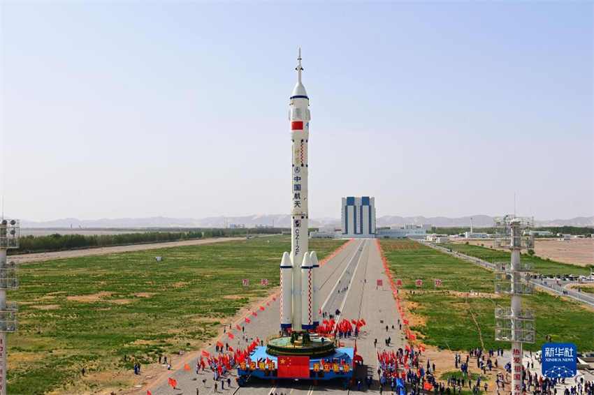 China se prepara para lançar nave espacial Shenzhou-16