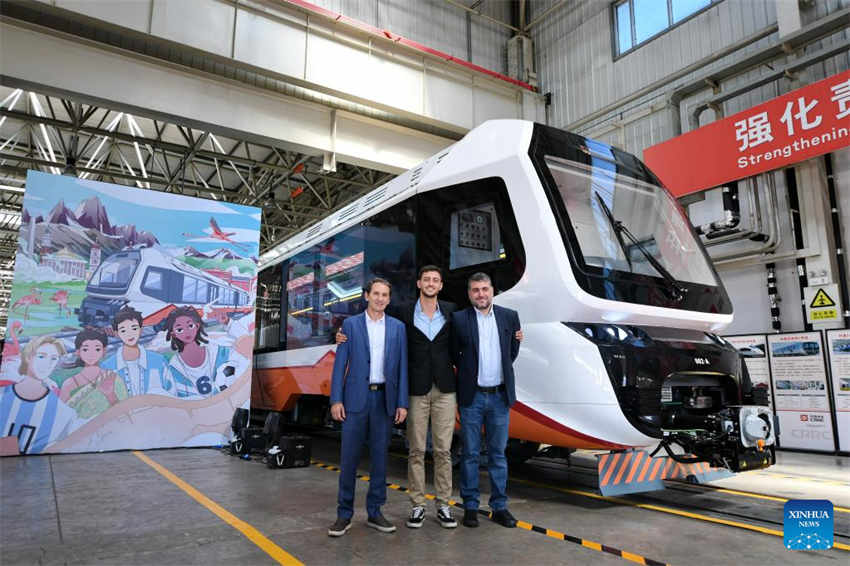 Fabricante chinesa de trens produz primeiro trem leve sobre trilhos de energia nova para Argentina