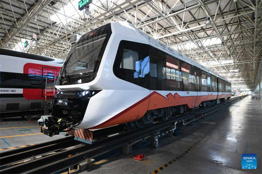 Fabricante chinesa de trens produz primeiro trem leve sobre trilhos de energia nova para Argentina