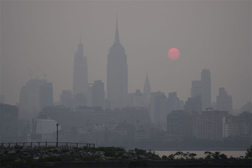 Incêndios florestais no Canadá afetam qualidade atmosférica em Nova York