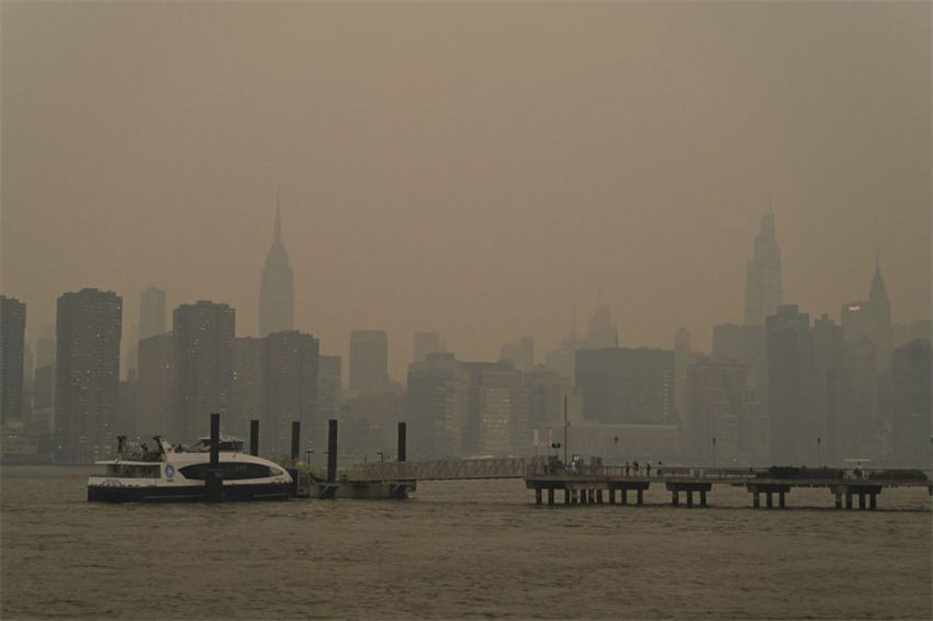 Incêndios florestais no Canadá afetam qualidade atmosférica em Nova York