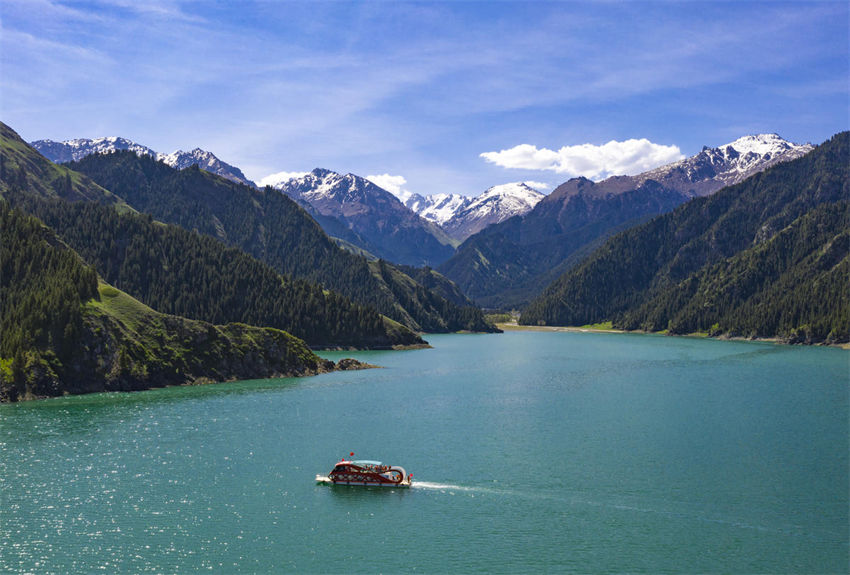 Galeria: pitoresca paisagem de verão no lago Tianchi atrai visitantes