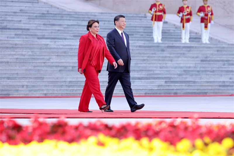 Xi Jinping e Xiomara Castro traçam rumo para laços China-Honduras em reunião histórica