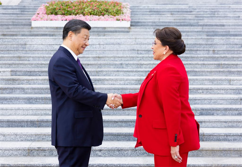 Xi Jinping e Xiomara Castro traçam rumo para laços China-Honduras em reunião histórica