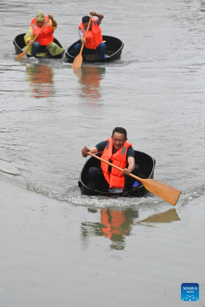 Residentes em Zhejiang celebram o próximo Festival do Barco do Dragão