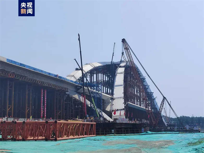 Ponte na via expressa de Xiong'an está concluída