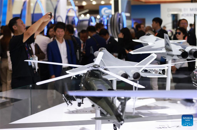 Empresas chinesas apresentam várias novidades no 54º Paris Air Show