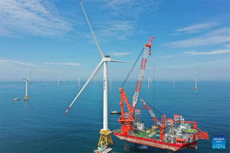 Construção da turbina eólica offshore gigante é concluída em Fuzhou