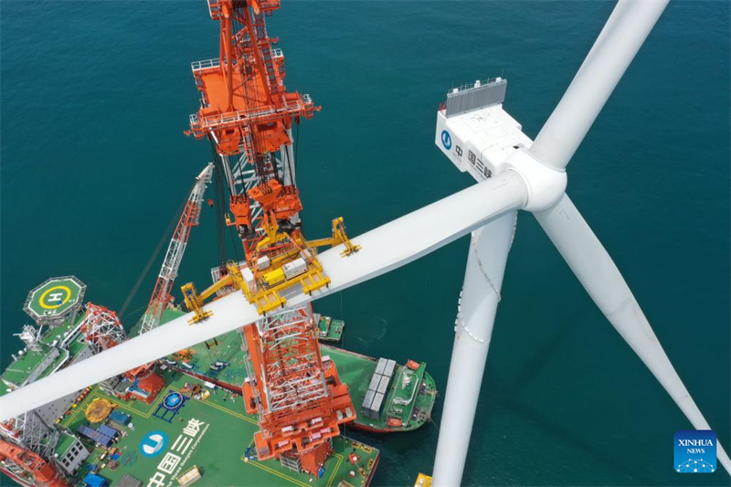 Construção da turbina eólica offshore gigante é concluída em Fuzhou