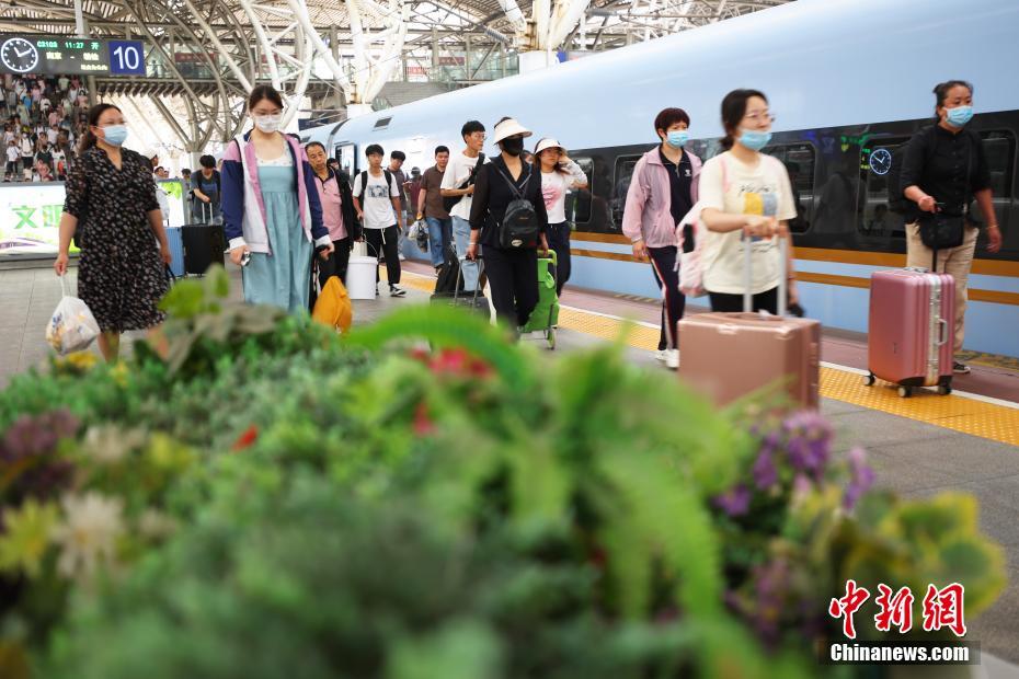 China deverá registrar 760 milhões de viagens ferroviárias na alta temporada de verão