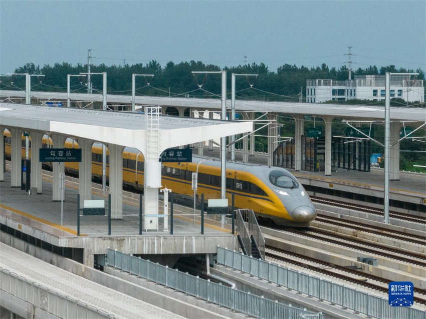 Ferrovia de alta velocidade ribeirinha Shanghai-Nanjing atinge 385km/h durante testes conjuntos