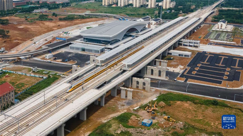 Ferrovia de alta velocidade ribeirinha Shanghai-Nanjing atinge 385km/h durante testes conjuntos