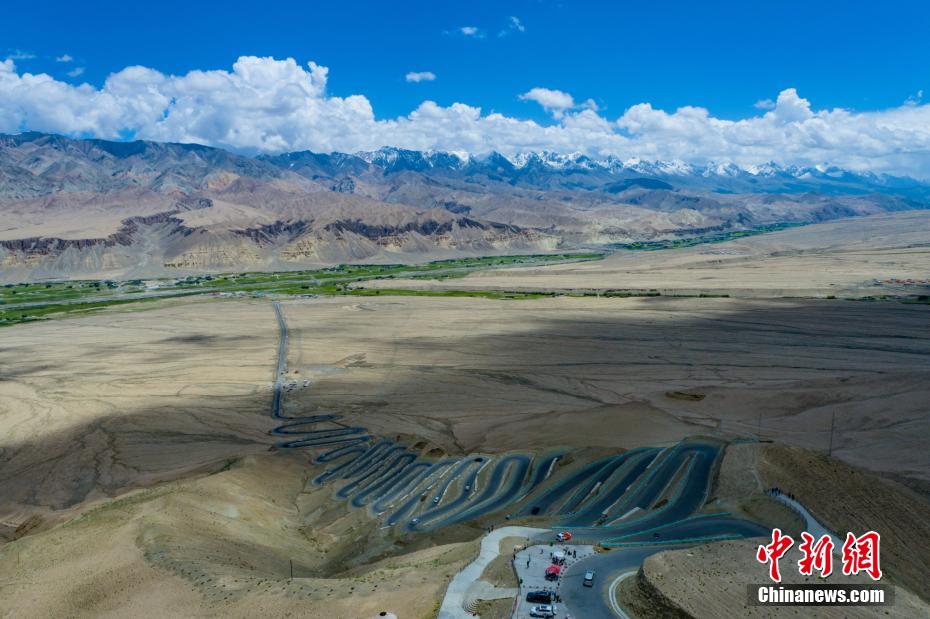 Galeria: estrada montanhosa Panlong em Xinjiang