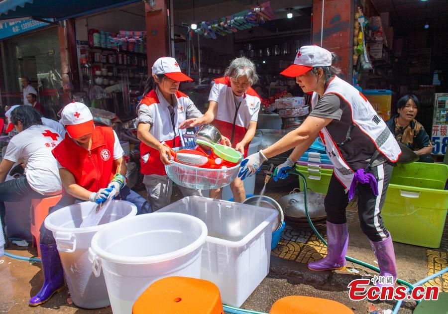 Serviços de resgate e socorro intensificados decorrem em Chongqing após inundações