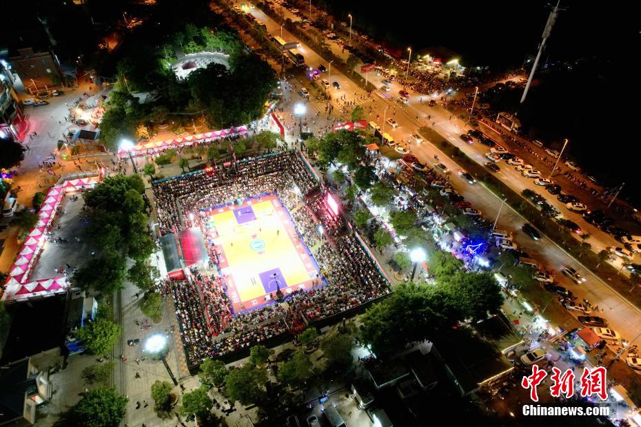 Quanzhou organiza torneio rural de basquete, leste da China