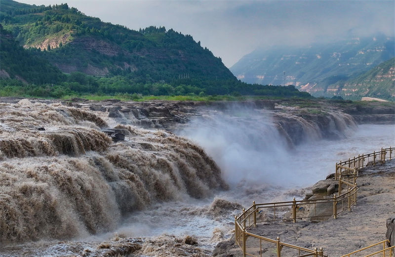 Volume de água da Cachoeira Hukou no rio Amarelo cresce