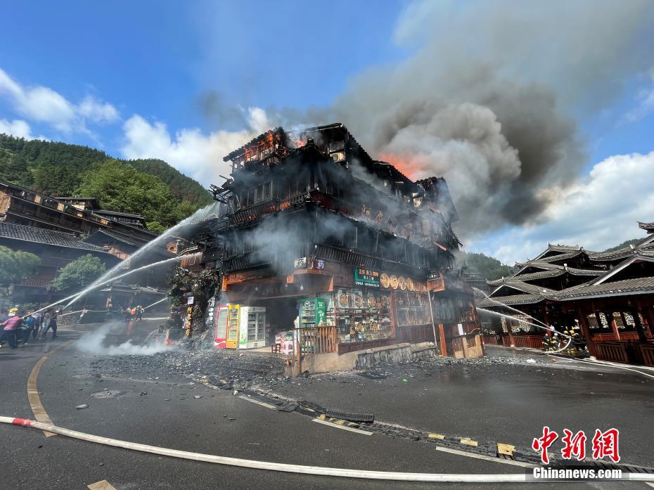 Incêndio deixa 2 mortos e 6 feridos em Guizhou, sudoeste da China