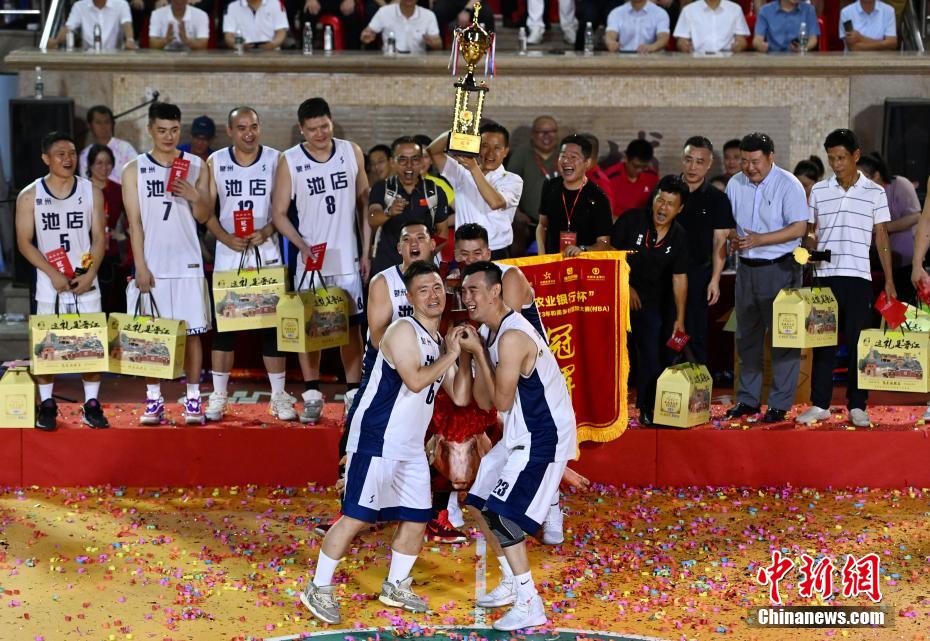 Organização de torneio rural de basquete prepara porco e ovelha como prémios em Fujian