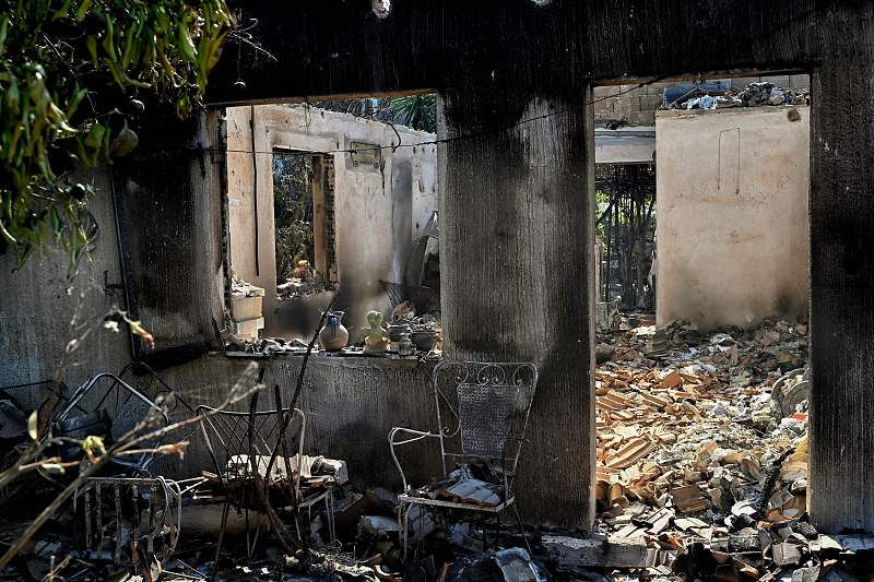 Grécia: incêndios florestais obrigam milhares de pessoas a evacuar