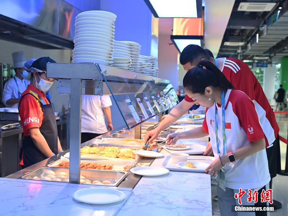 Universíade de Chengdu: cantinas dos atletas na Vila