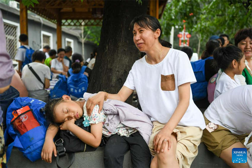 Passageiros presos no distrito de Mentougou em Beijing são transferidos com segurança