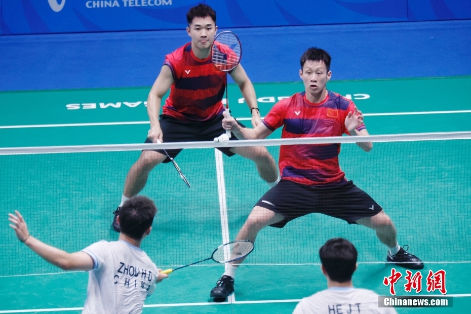 Universíade de Chengdu: Ren Xiangyu e Tan Qiang levam ouro nas duplas masculinas de badminton