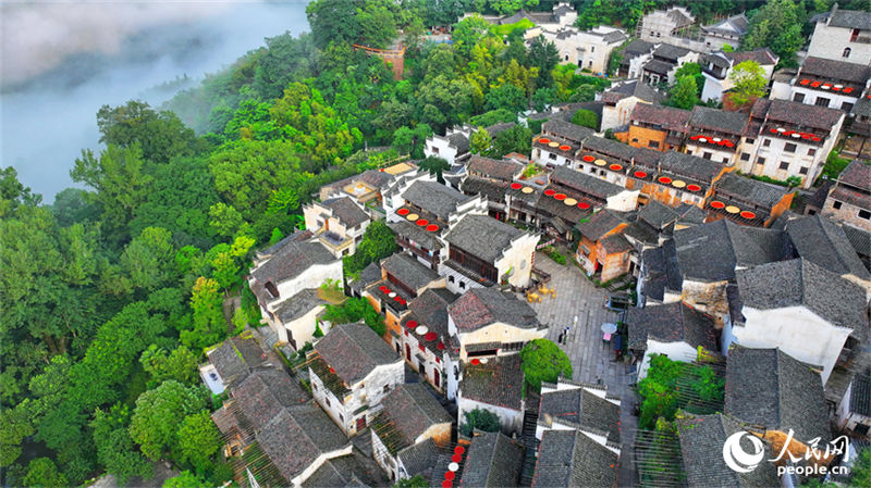 Deslumbrantes paisagens rurais surgem no início do outono no leste da China