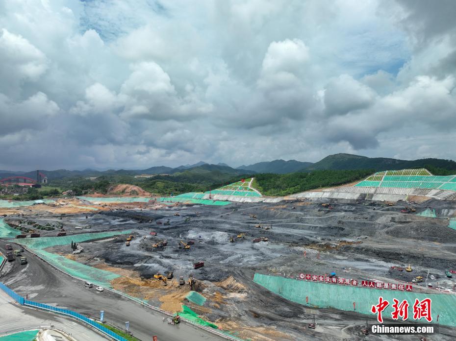 Guangxi constrói maior eclusa de economia de água fluvial do mundo