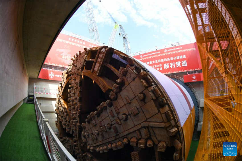 Beijing: túnel mais longo de via expressa da China é escavado