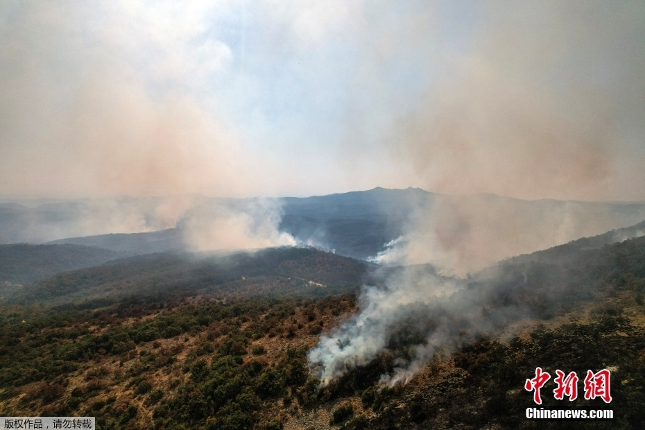 Grécia enfrenta 'maior incêndio' de que há registro na UE